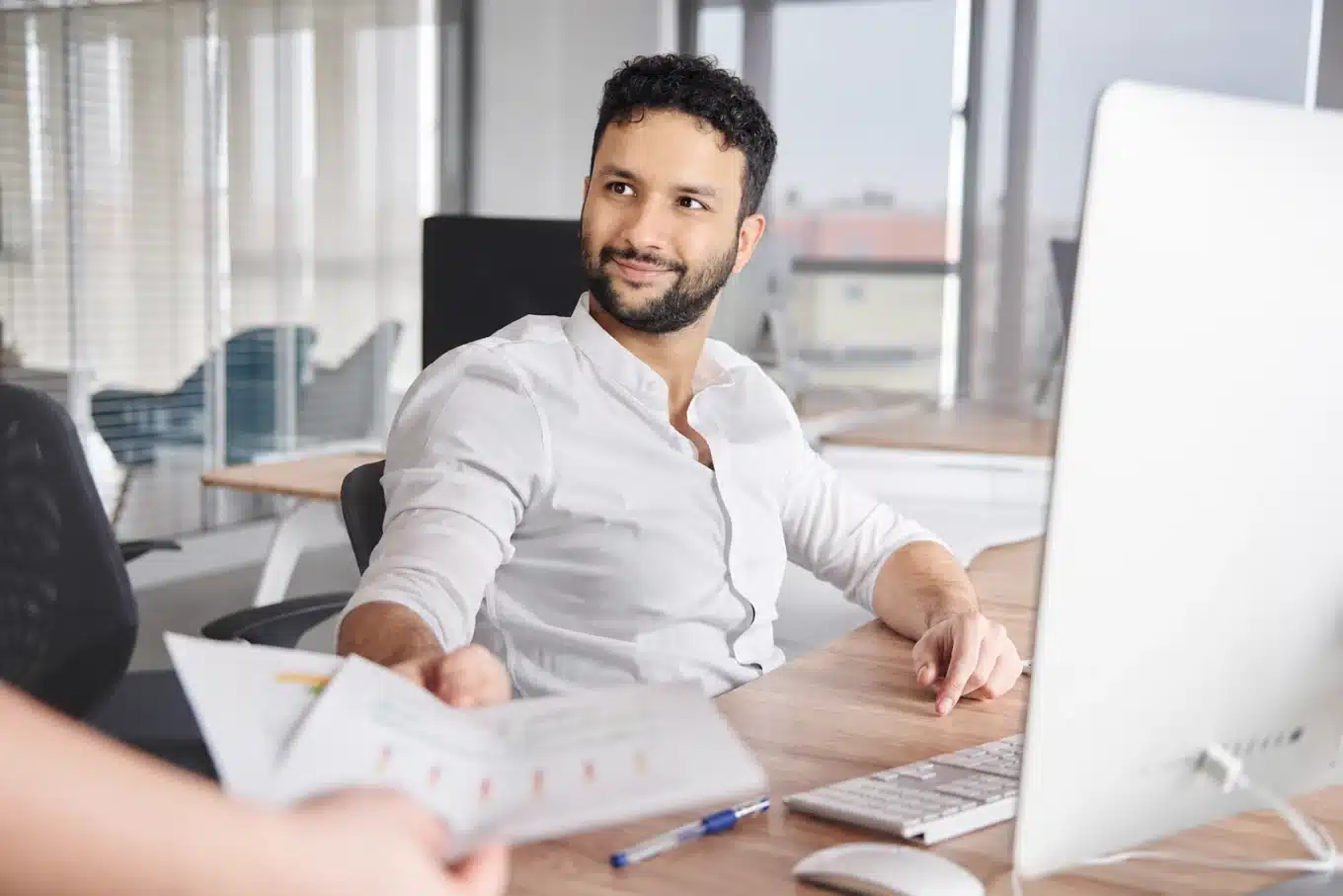 Proposta de valor B2B apresentada a usuários, compradores e decisores